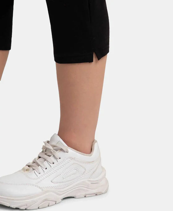 Super Combed Cotton Elastane Stretch Slim Fit Capri with Side Pockets - Black